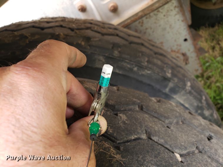 image for item HO9406 2013 Heil  tank trailer