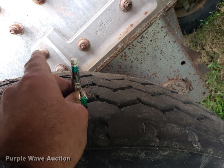 image for item HO9406 2013 Heil  tank trailer