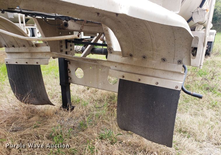 image for item HO9407 2013 Heil  tank trailer