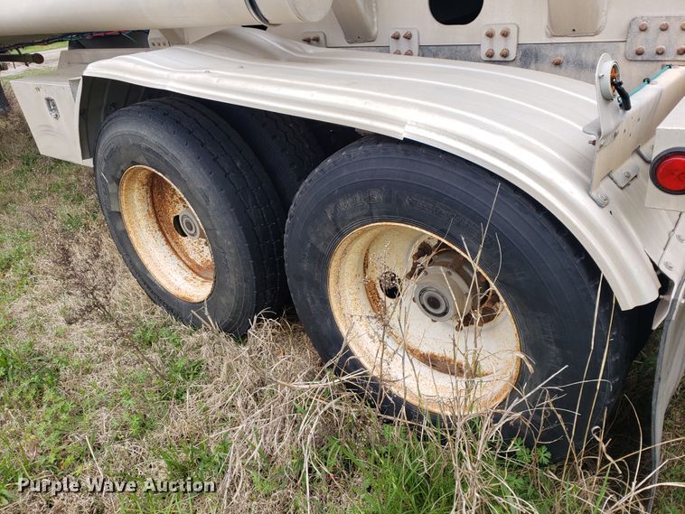 image for item HO9407 2013 Heil  tank trailer