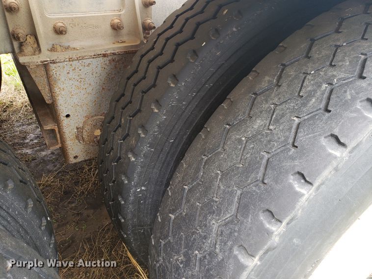 image for item HO9407 2013 Heil  tank trailer