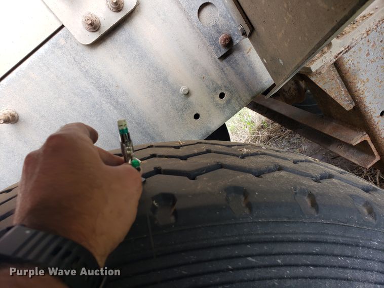 image for item HO9407 2013 Heil  tank trailer