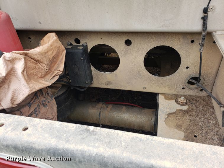 image for item HO9407 2013 Heil  tank trailer