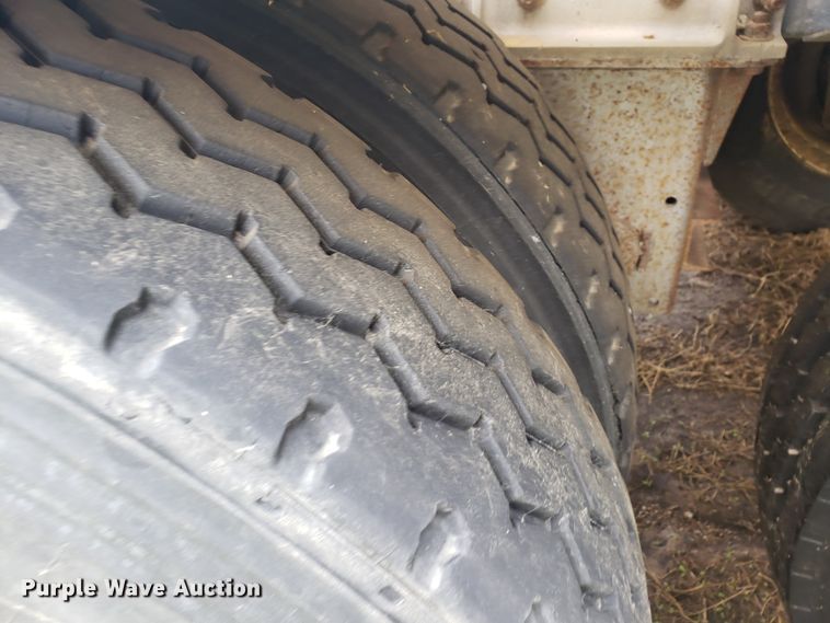 image for item HO9407 2013 Heil  tank trailer