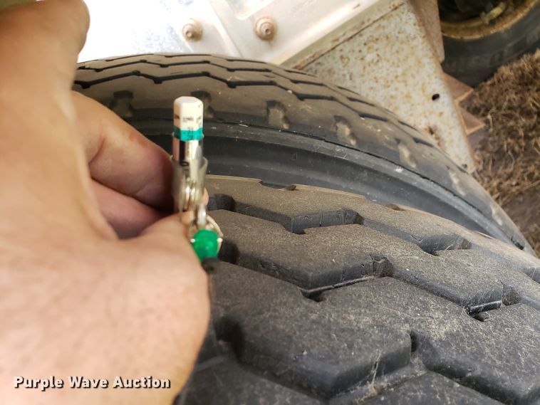 image for item HO9407 2013 Heil  tank trailer