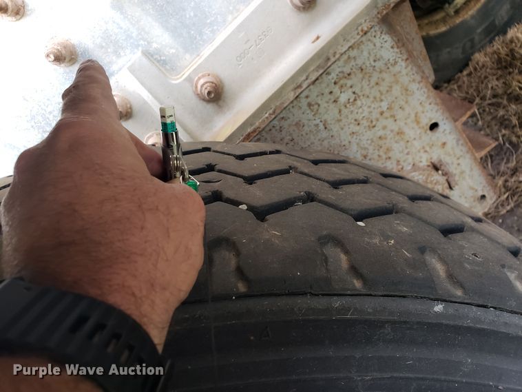 image for item HO9407 2013 Heil  tank trailer