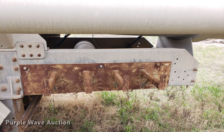 image for item HO9407 2013 Heil  tank trailer