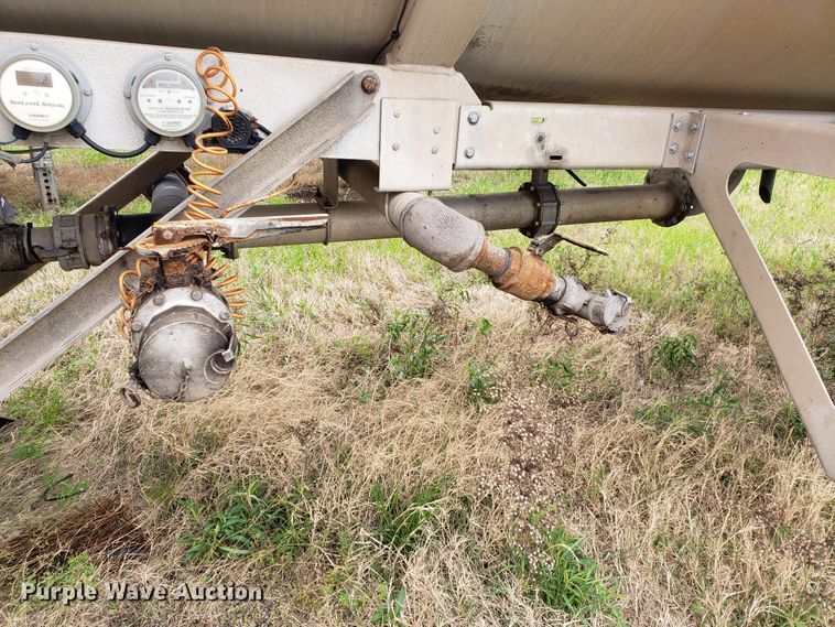 image for item HO9407 2013 Heil  tank trailer