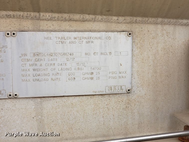 image for item HO9407 2013 Heil  tank trailer