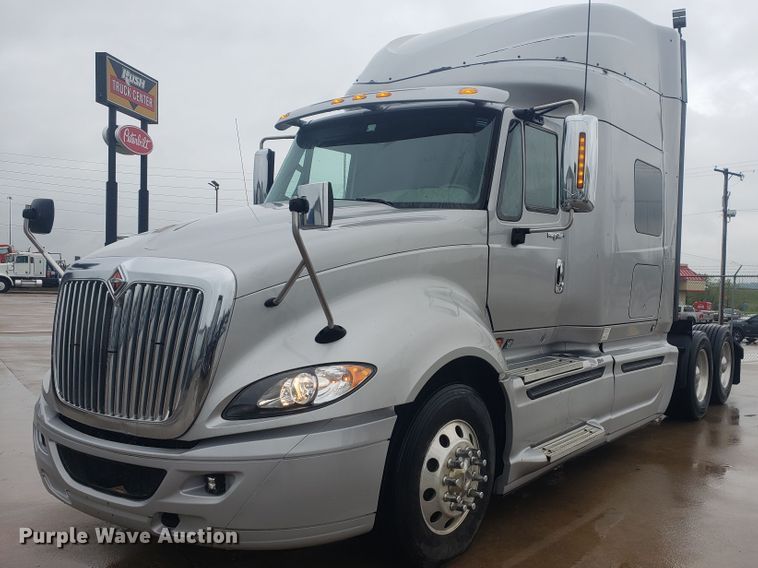 image for item HO9409 2013 International ProStar 122  semi truck