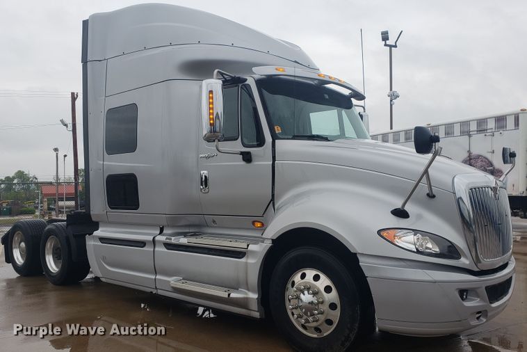 image for item HO9409 2013 International ProStar 122  semi truck