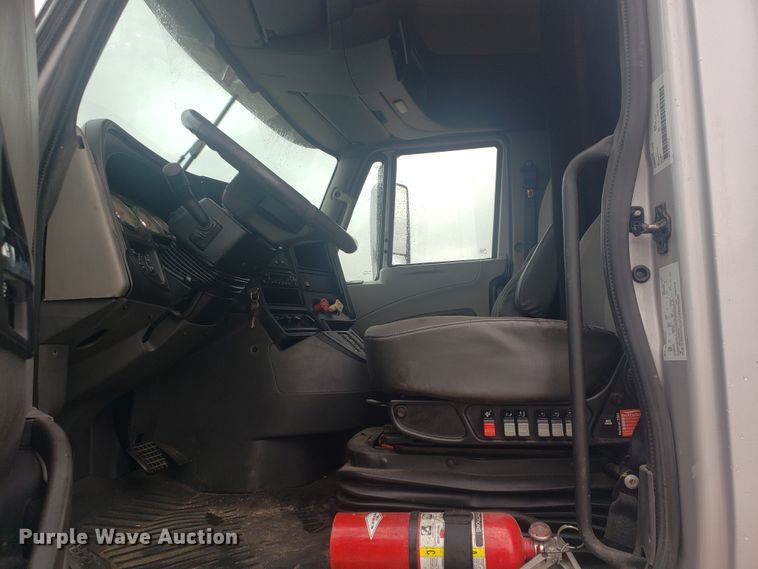 image for item HO9409 2013 International ProStar 122  semi truck