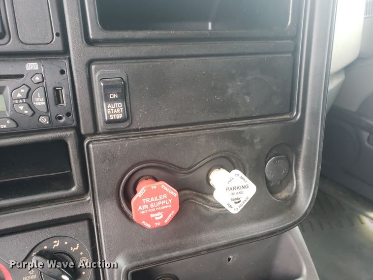 image for item HO9409 2013 International ProStar 122  semi truck