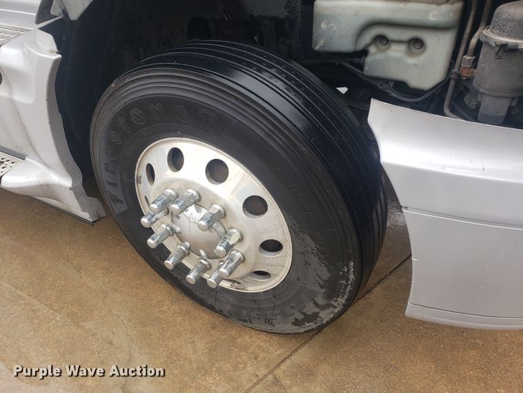 image for item HO9409 2013 International ProStar 122  semi truck