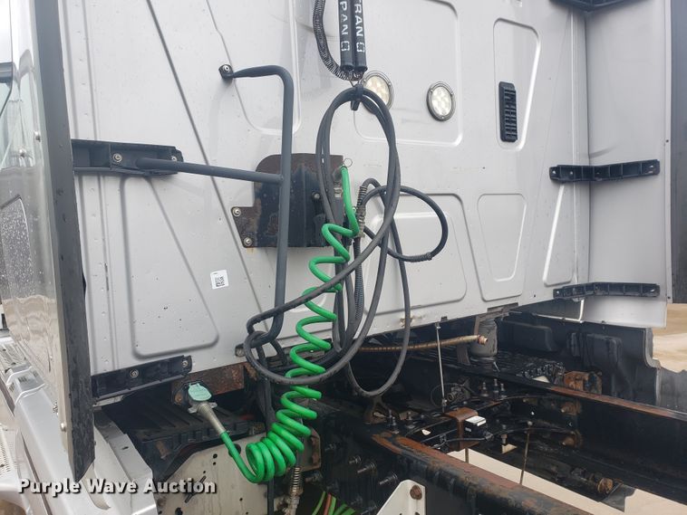 image for item HO9409 2013 International ProStar 122  semi truck