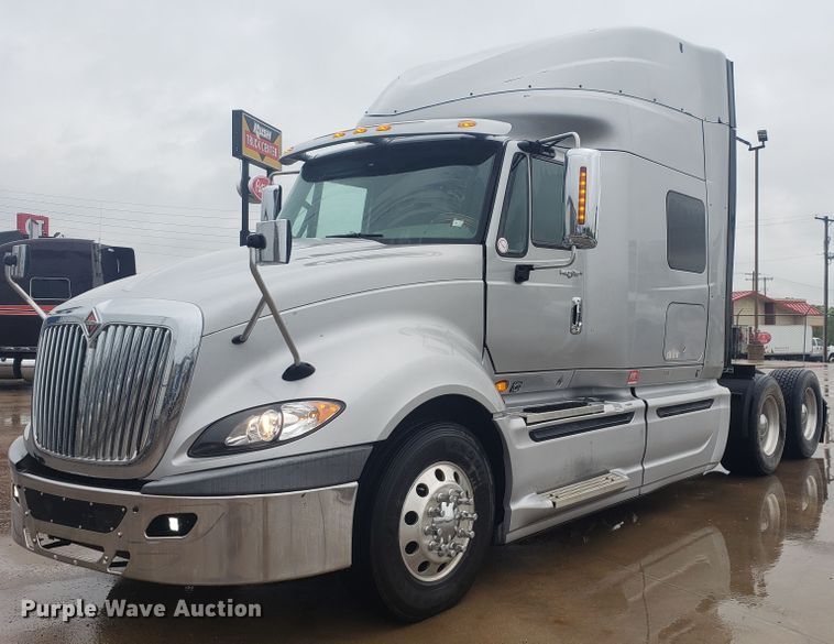 image for item HO9410 2013 International ProStar 122  semi truck