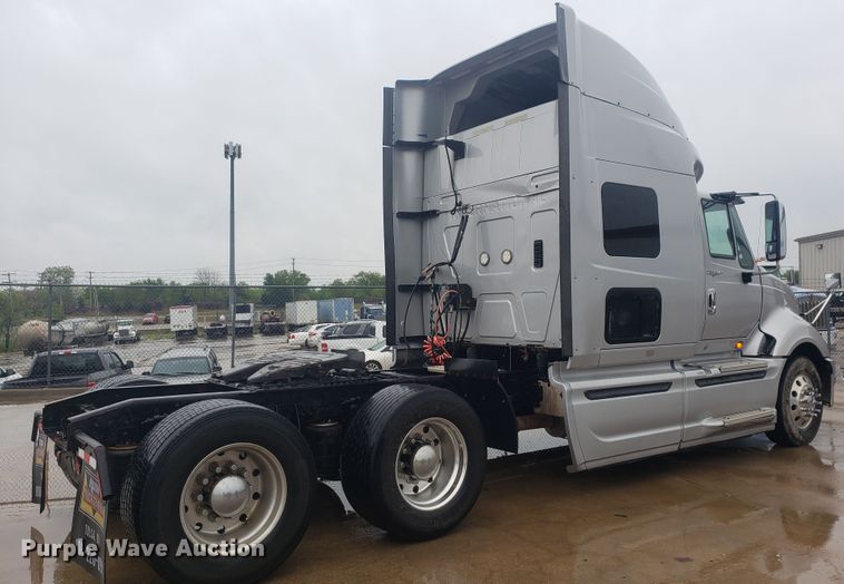 image for item HO9410 2013 International ProStar 122  semi truck