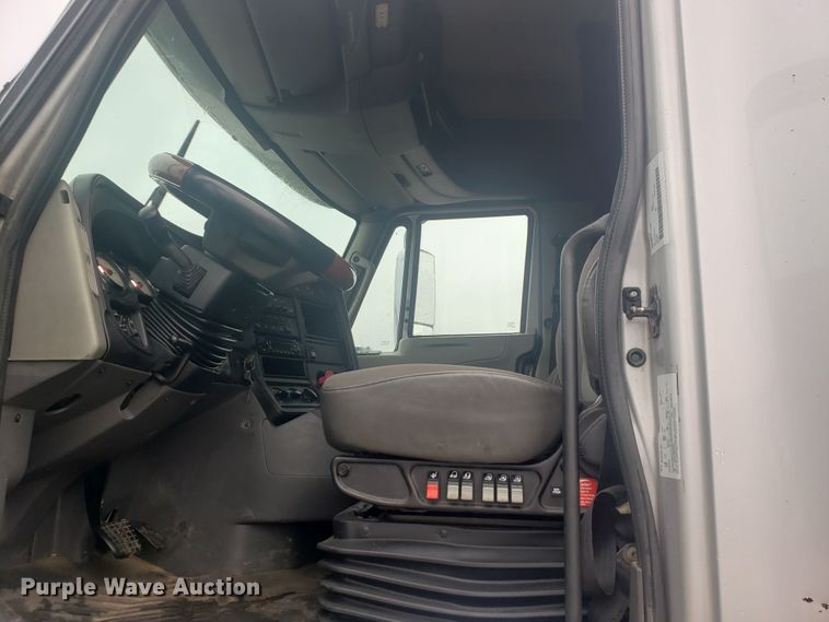 image for item HO9410 2013 International ProStar 122  semi truck