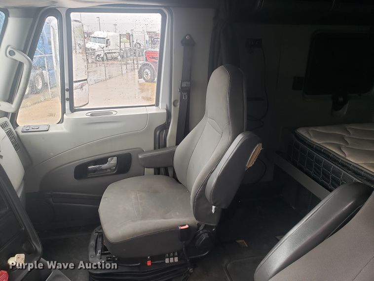 image for item HO9410 2013 International ProStar 122  semi truck