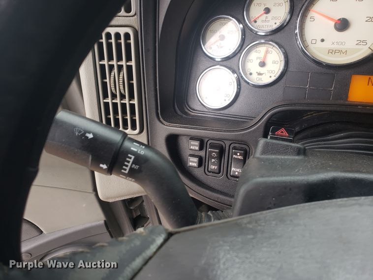 image for item HO9410 2013 International ProStar 122  semi truck