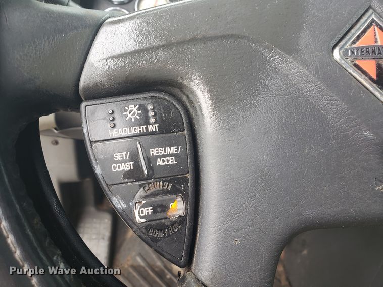 image for item HO9410 2013 International ProStar 122  semi truck