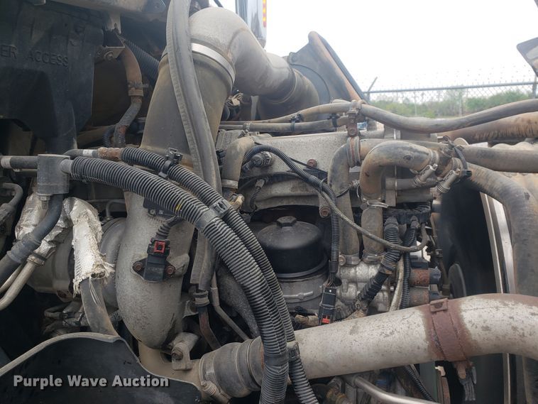 image for item HO9410 2013 International ProStar 122  semi truck