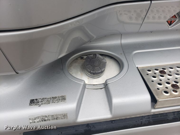 image for item HO9410 2013 International ProStar 122  semi truck