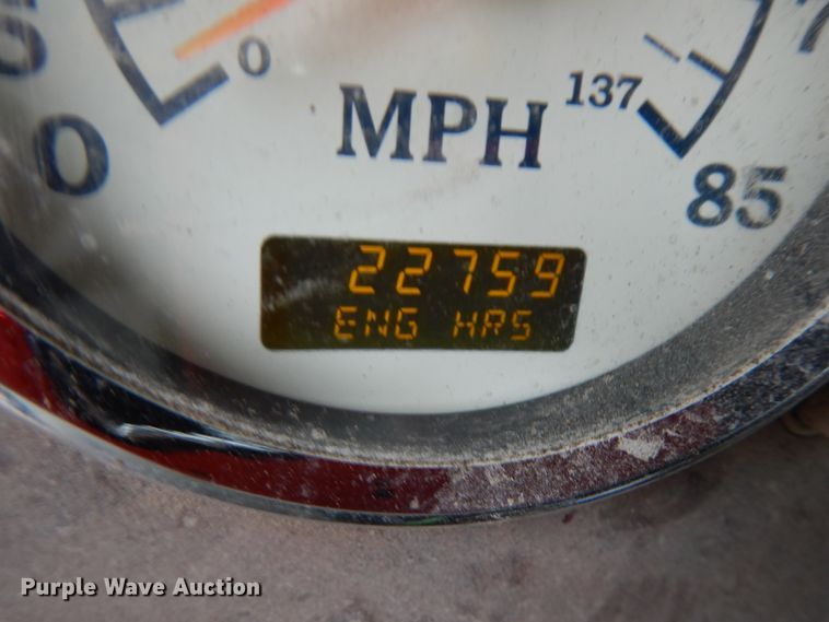 image for item HR9212 2006 International 9400  semi truck