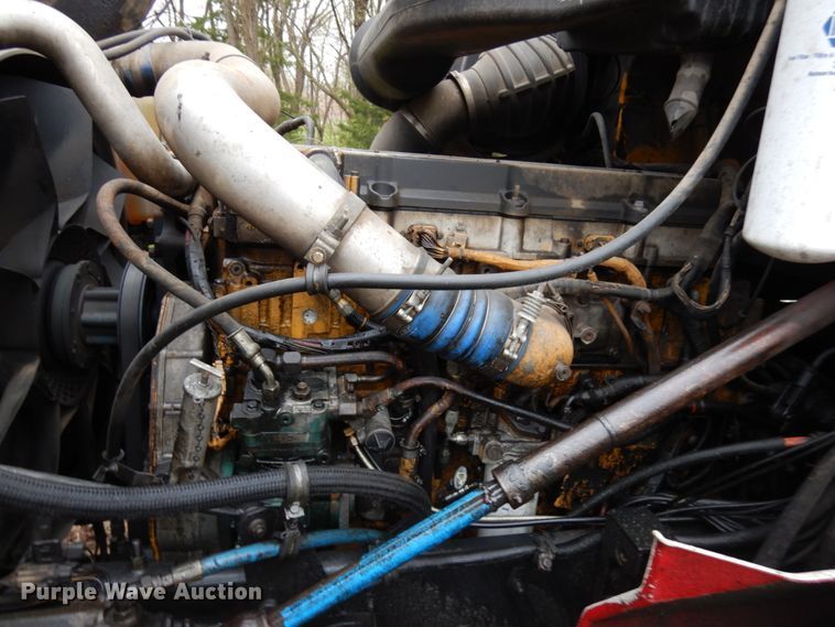 image for item HR9212 2006 International 9400  semi truck