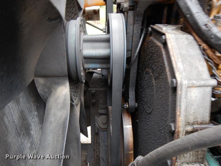 image for item HR9212 2006 International 9400  semi truck