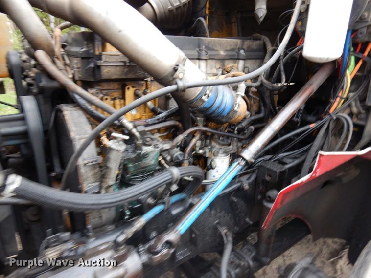 image for item HR9212 2006 International 9400  semi truck