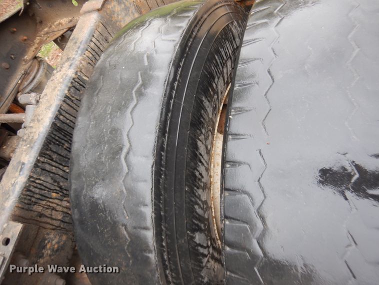 image for item HR9212 2006 International 9400  semi truck