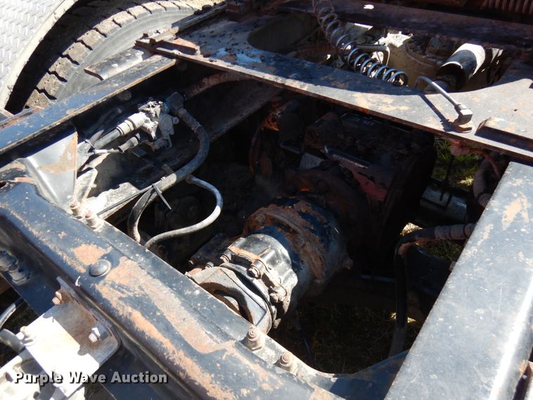 image for item HR9230 2001 Mack CH613  semi truck