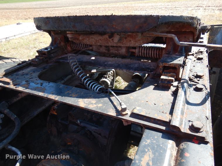 image for item HR9230 2001 Mack CH613  semi truck