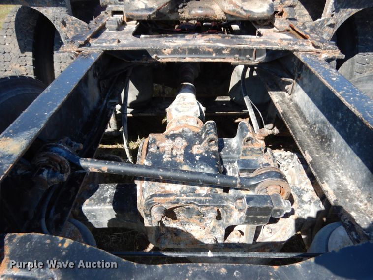 image for item HR9230 2001 Mack CH613  semi truck