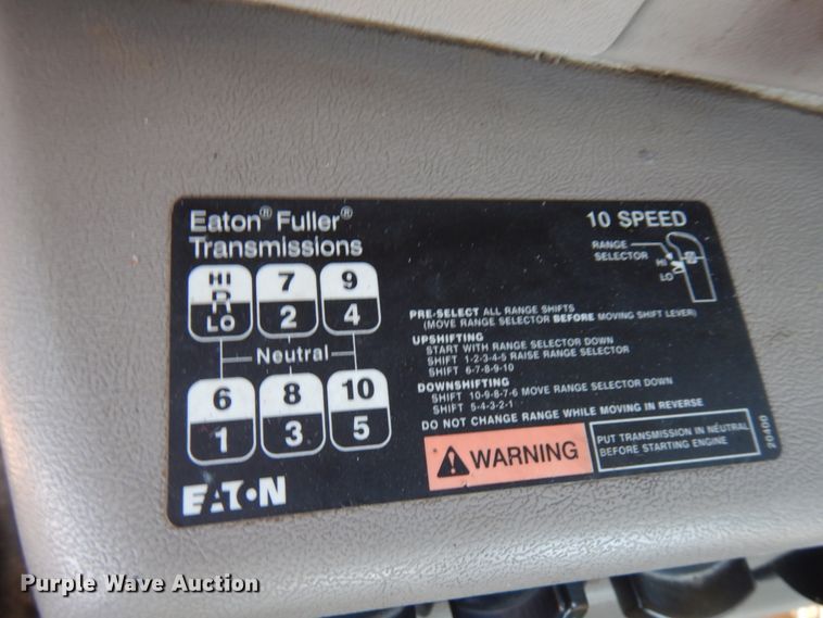 image for item HR9230 2001 Mack CH613  semi truck