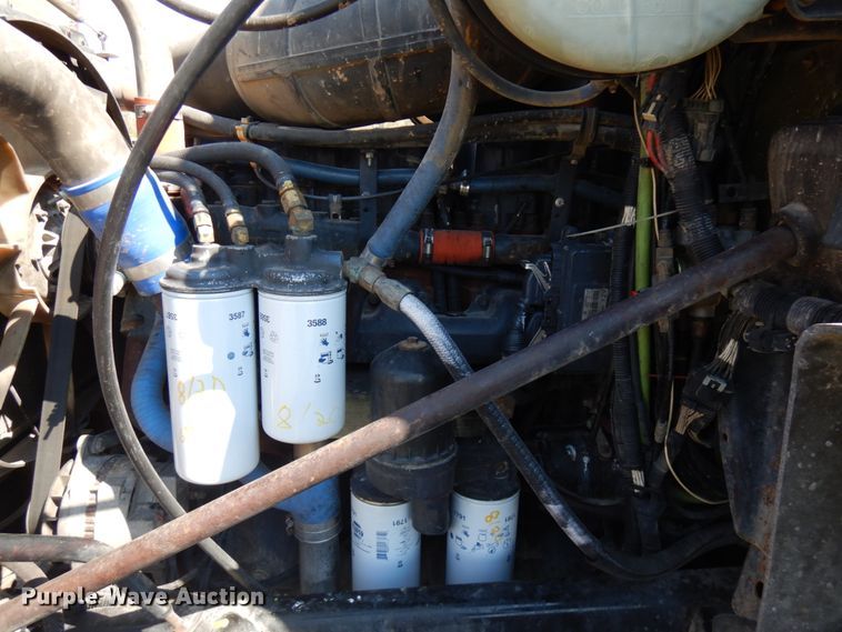 image for item HR9230 2001 Mack CH613  semi truck