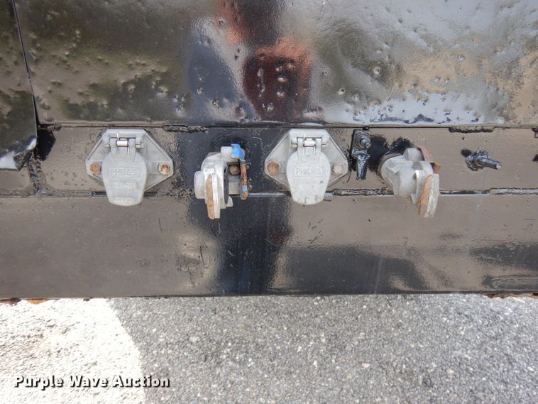 image for item HR9235 2001 Sun Valley  car carrier