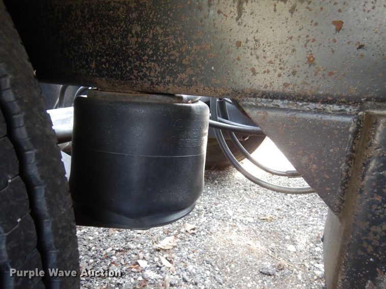 image for item HR9235 2001 Sun Valley  car carrier