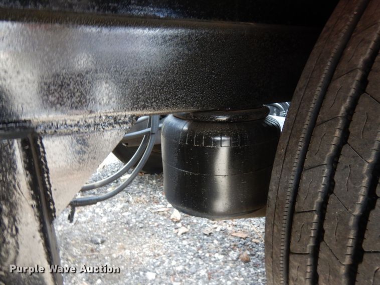 image for item HR9235 2001 Sun Valley  car carrier