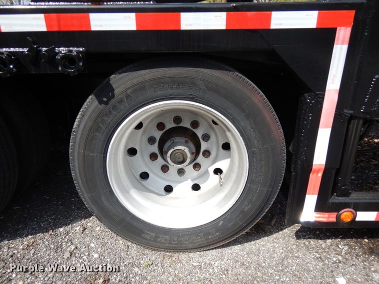 image for item HR9235 2001 Sun Valley  car carrier