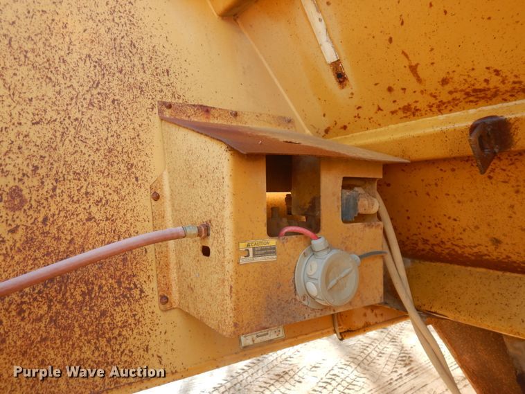 image for item HR9242 1999 Load King 2060  bottom dump trailer