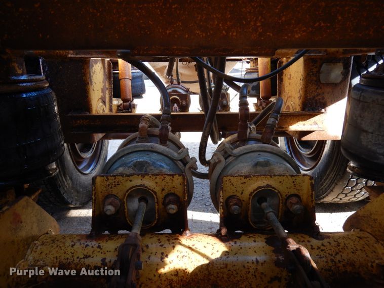 image for item HR9242 1999 Load King 2060  bottom dump trailer