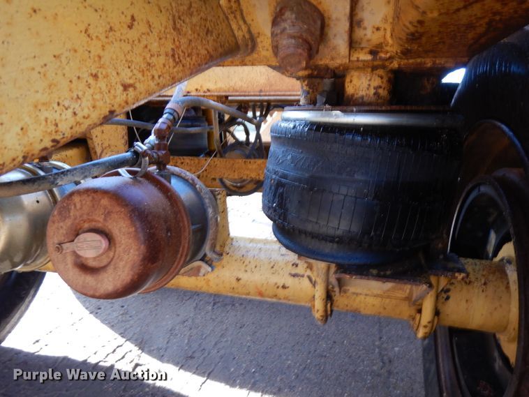 image for item HR9242 1999 Load King 2060  bottom dump trailer