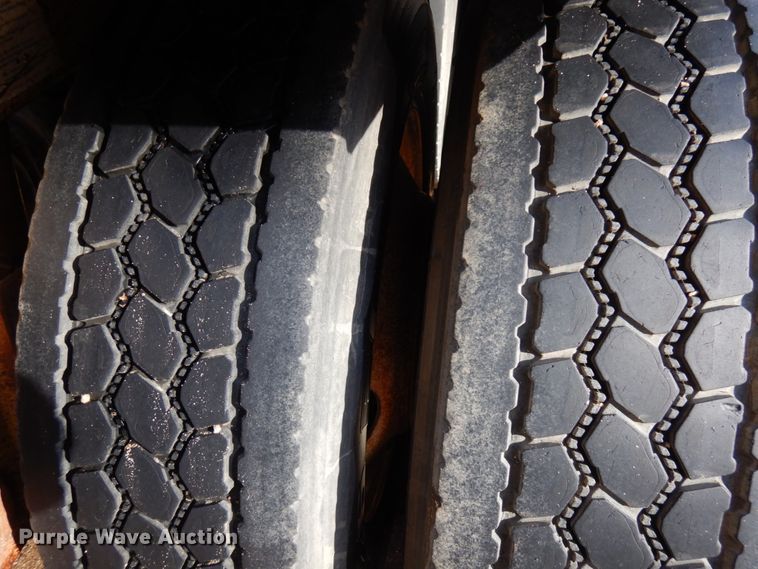 image for item HR9242 1999 Load King 2060  bottom dump trailer