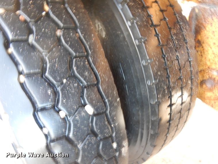 image for item HR9242 1999 Load King 2060  bottom dump trailer