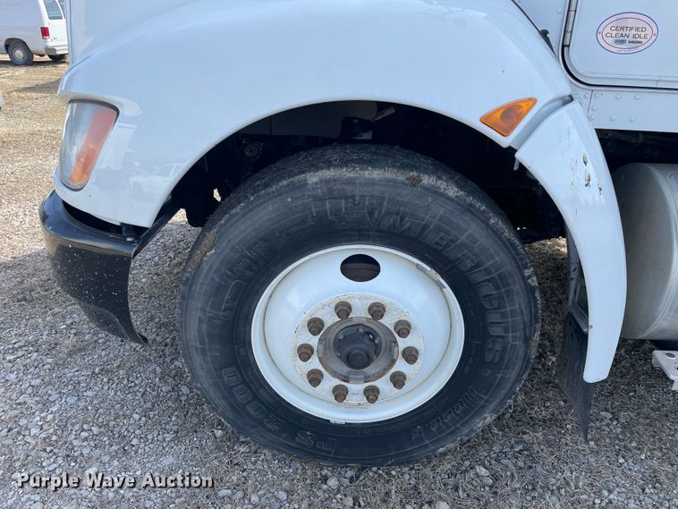 image for item HX9830 2015 Kenworth T370  box truck