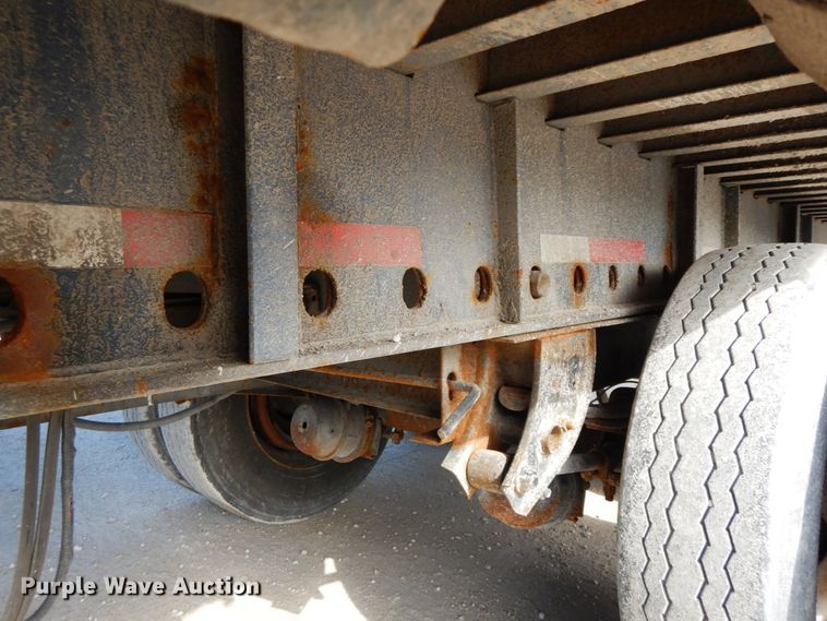 image for item IL9264 2002 Utility  side curtain trailer