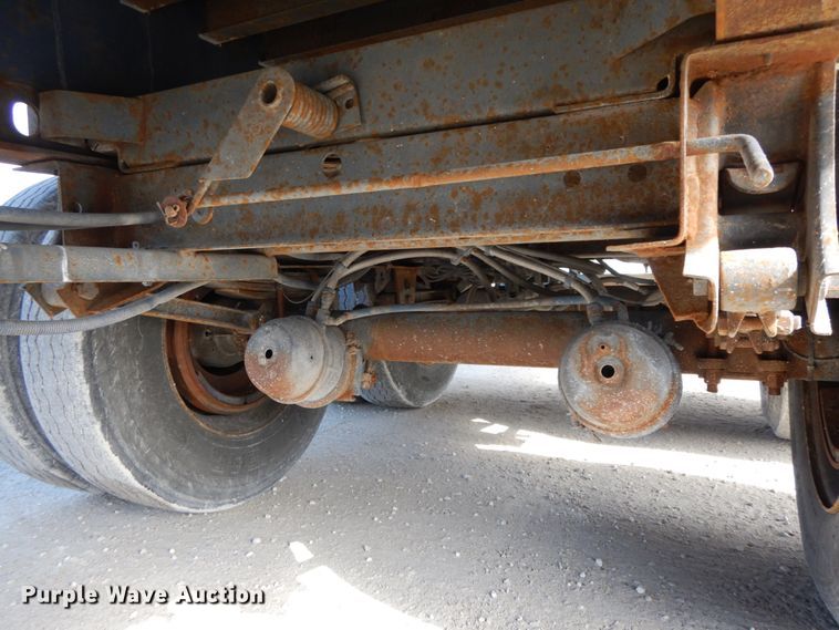 image for item IL9264 2002 Utility  side curtain trailer