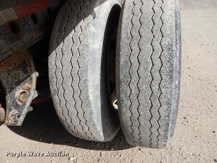 image for item IL9264 2002 Utility  side curtain trailer